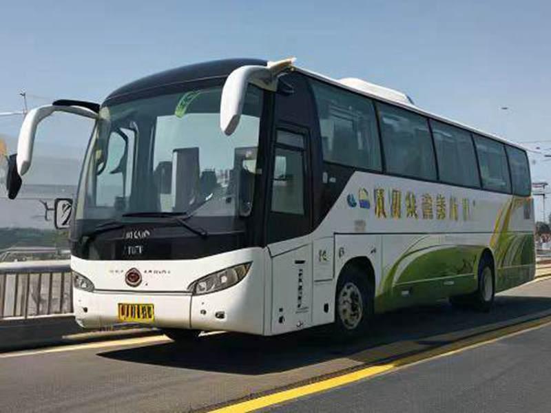便捷通勤新選擇：東莞定制大巴包車對接員工出行需要注意的事項！